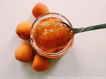 Wie bereite ich Marmelade aus Aprikosen: ohne lange kochen und mit einem Minimum an Zucker