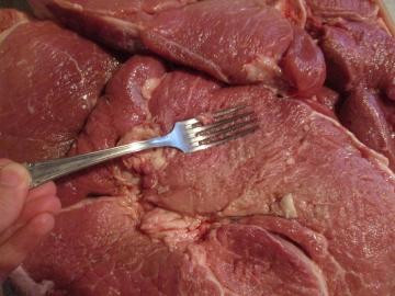 5 beste Möglichkeiten, um in 1 Minute festzustellen, dass sie Ihnen altes abgestandenes Fleisch verkaufen möchten