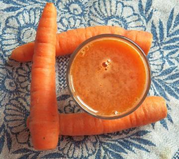 Karottensaft als Reiniger für den Darm