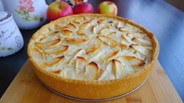 Kuchen mit saurer Sahne „Äpfeln im Schnee.“ Weich und lecker