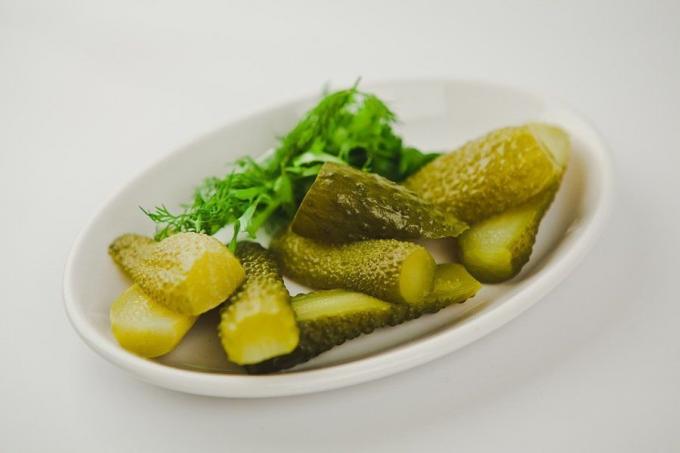 
Shop Pickles an einem kühlen Ort. Guten Appetit!