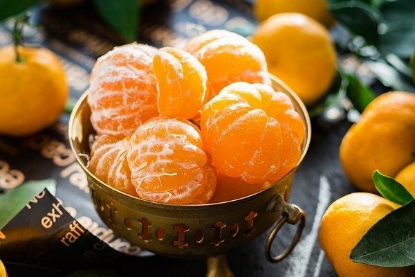Wählen Sie große und saftige Mandarinen ohne Schaden. (Foto: Pixabay.com)