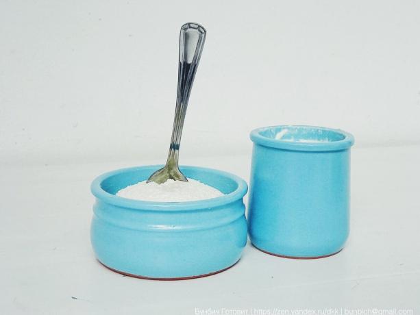 Keramiktöpfe und mit blauem Glasur bedeckt.