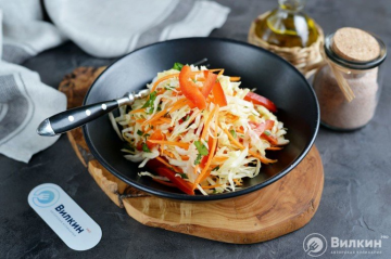 "Vitamin" -Salat aus Kohl und Karotten
