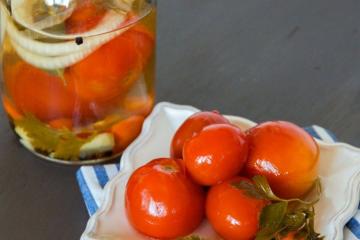 Marinierte Tomaten im Winter „Yum“