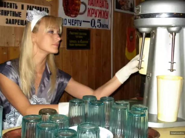 Verkäuferin Milkshakes in der UdSSR. Fotos - cont ws