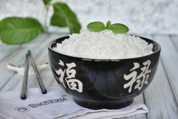 Ich habe gelernt, wie man krümeligen Reis in einem langsamen Kocher kocht (es stellte sich als einfach heraus)