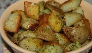 Kartoffeln, gebacken in Knoblauchöl