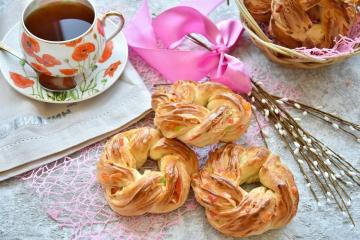 Osterkränze mit kandierten Früchten