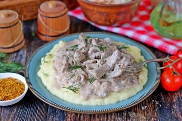 Rindfleisch Stroganoff mit Pilzen