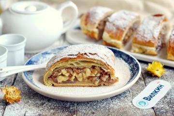 Strudel mit Äpfeln und Nüssen