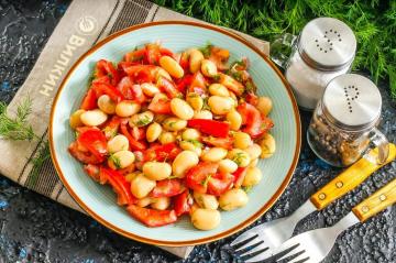 Bohnen und Tomatensalat