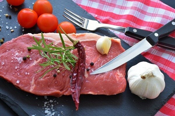 Kaufen Sie gekochtes Fleisch anstelle von Steaks. (Foto: Pixabay.com)