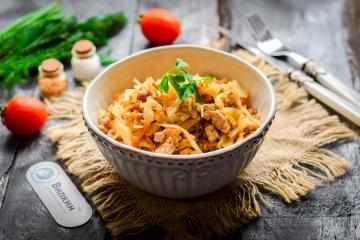 Gedünsteter Kohl mit Hackfleisch