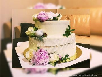 Wie der Kuchen mit frischen Blumen schmücken. Konditor Aktien Geheimnisse