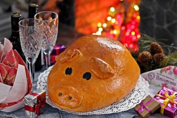 Schweineförmige Weihnachtskulebyaka