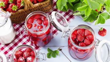Erdbeeren in ihrem eigenen Saft für den Winter. die Jahre bewährt das Rezept!