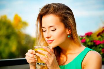 Fünf Getränke für das hormonelle Gleichgewicht, die Gesundheit von Frauen und Schönheit