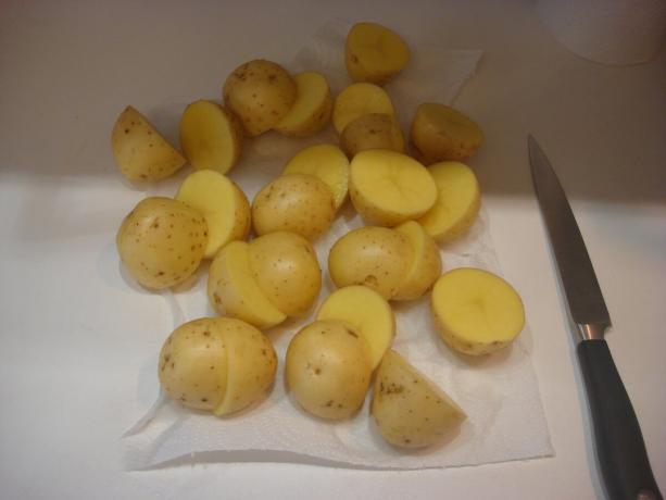 Foto gemacht durch den Autor (in Scheiben geschnittenen Kartoffeln)